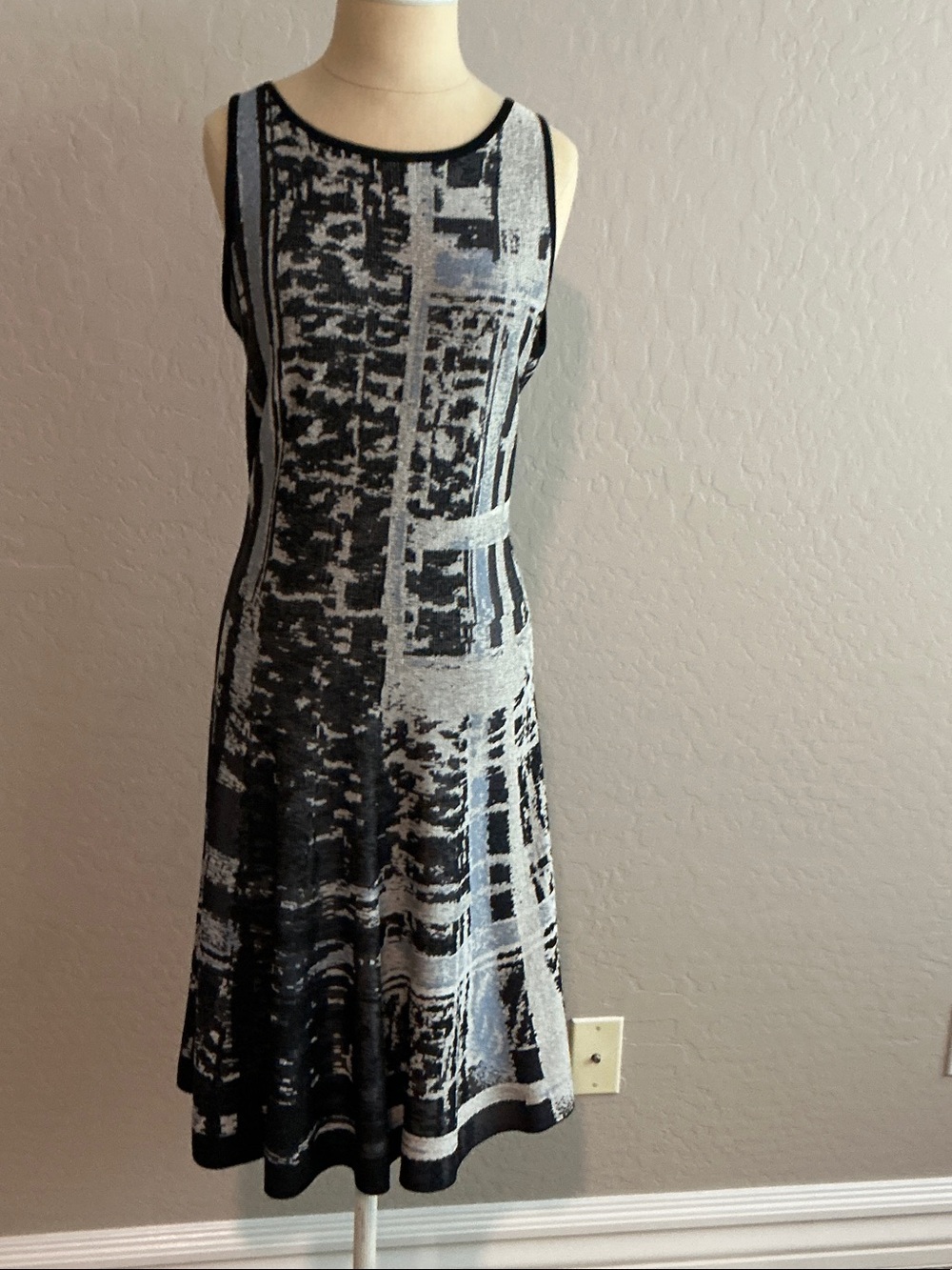 NIC+ZOE Black, Blue and Gray Abstract Knit Midi Dress